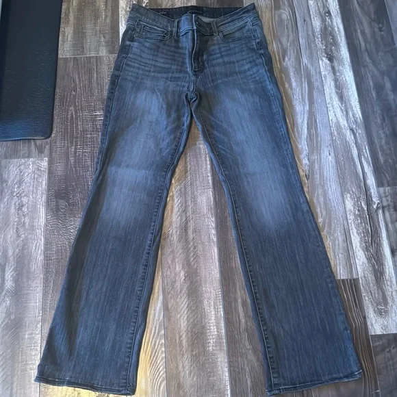 WHBM Mid Rise Slim Boot Cut Jeans Size 8 Regular - Picture 3 of 7